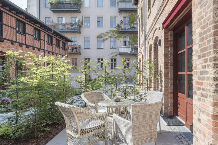 Industrie Loft Mitte, 2BR, 2Bäder, 150m²,4–8 Pers. gallery image 5