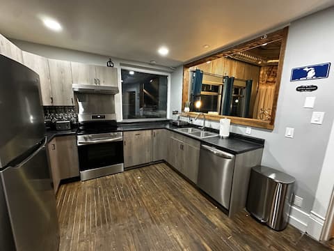Large Condo! Great for groups!-1 Mile from Boyne M