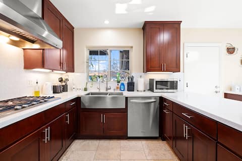Successful Airbnb property: Luxury Estate with Sparkling Pool & Elegant Amenit in Glendora