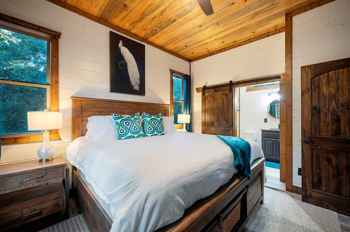 Welcome to the Peacock room.