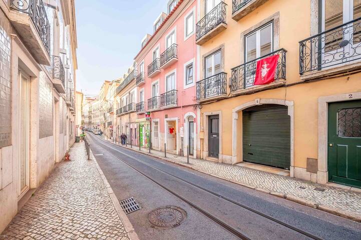 GuestReady – A secret penthouse in Lisbon gallery image 5