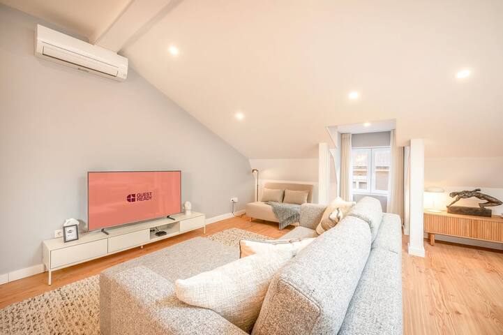 GuestReady – A secret penthouse in Lisbon gallery image 4