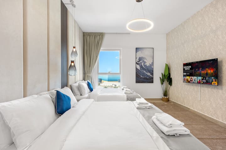 להירגע בחדר השינה, עם מיטה נוחה, עיצוב אופנתי וטלוויזיה, וליצור את המקום המושלם להירגע בסטייל