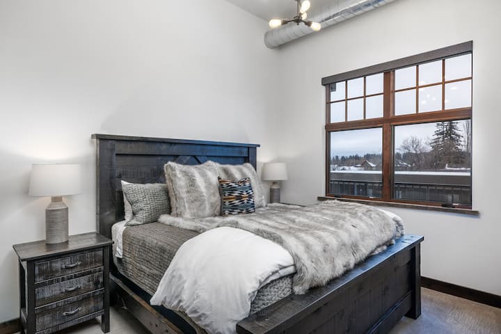 Queen size-säng | huvudnivå