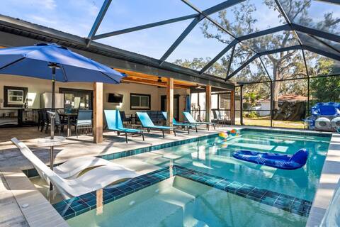 Luxurious 6BR Temple Terrace |Screened Heated Pool