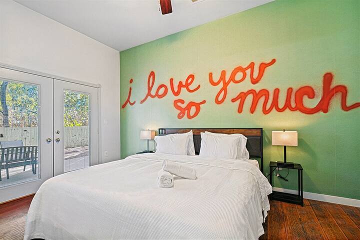 Austin Villas | 2 Homes + Tiny Home | 16 | Dogs OK gallery image 5