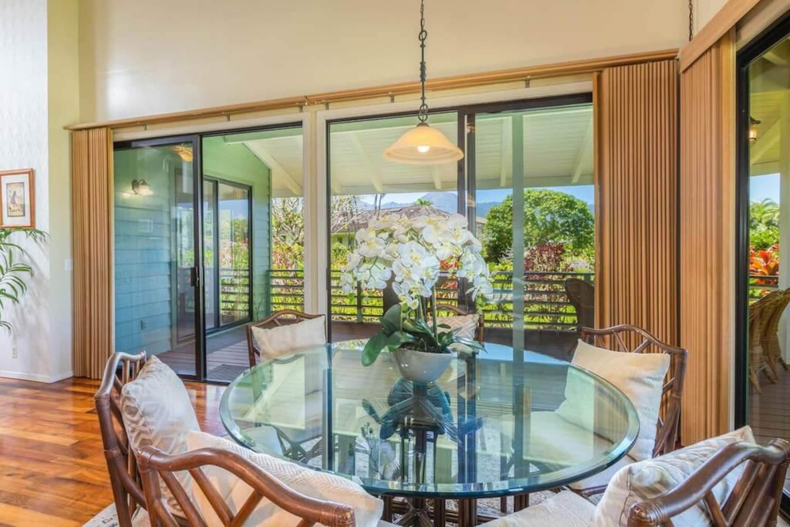 Home in Princeville · ★4.93 · 4 bedrooms · 5 beds · 2.5 private baths - Image 10