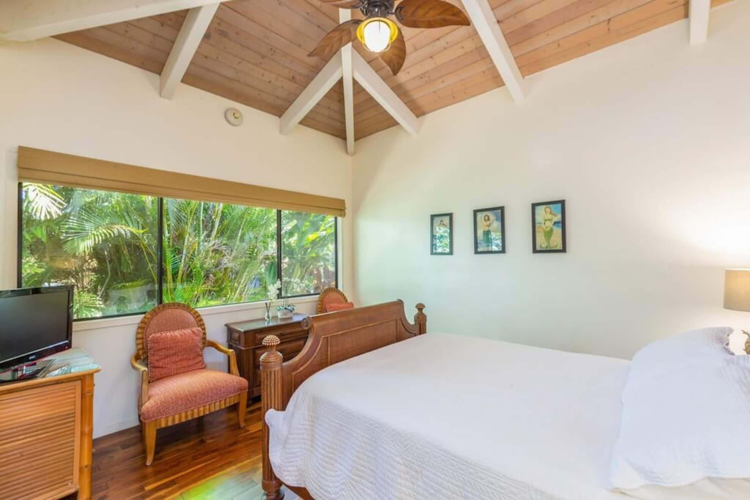 Home in Princeville · ★4.93 · 4 bedrooms · 5 beds · 2.5 private baths - Image 24