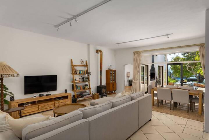 Island Oasis w/ Private Dock & Kayak on Lake gallery image 5