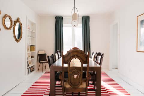 Bloomfield Bliss - Hot Tub and Walking Distance to