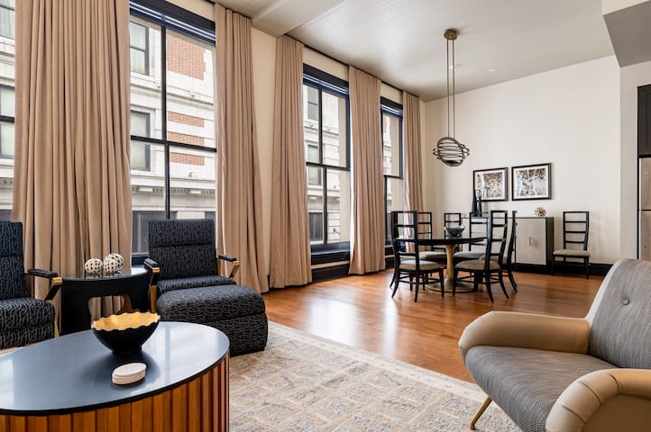 2BR Beautiful Unit + Bedroom Patio | Mayfair Hotel