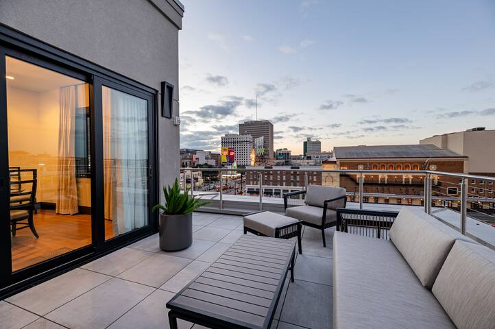 4BR Incredible Group Penthouse + Private Patio gallery image 2