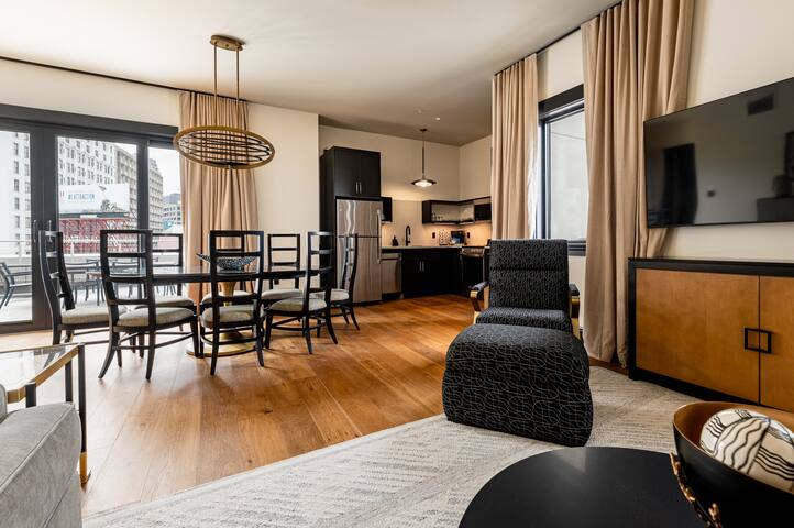 4BR Exclusive Downtown Penthouse | The Mayfair gallery image 5