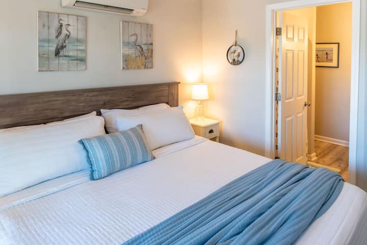 Chumba cha 1 cha kulala kilicho na King Bed na En Suite Bath