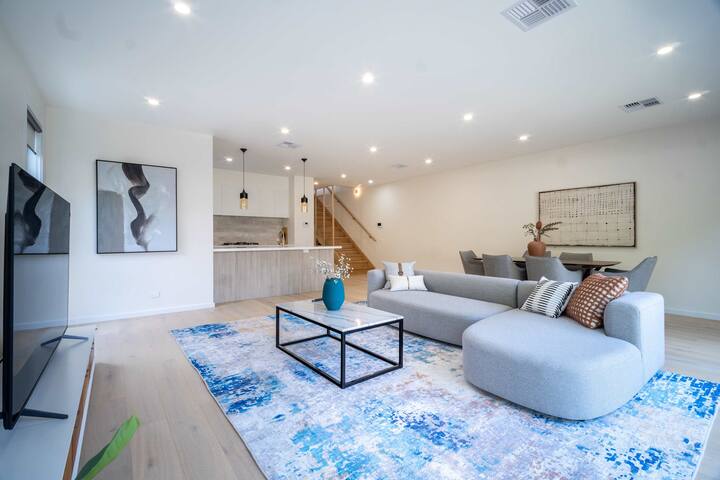 4BR Brand new Townhouse in Ashburton Shopping Golf gallery image 3