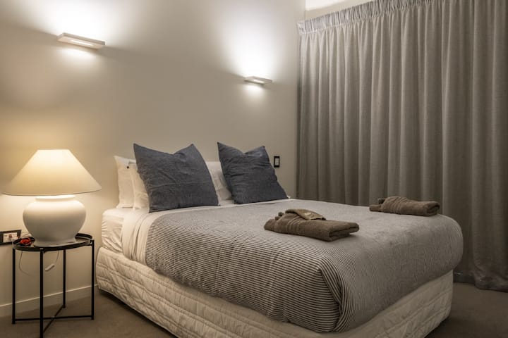 Queen bed in the master bedroom on the 2nd floor