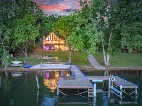 Beach/Lakefront/Hot Tub/Sauna/Fire Pit