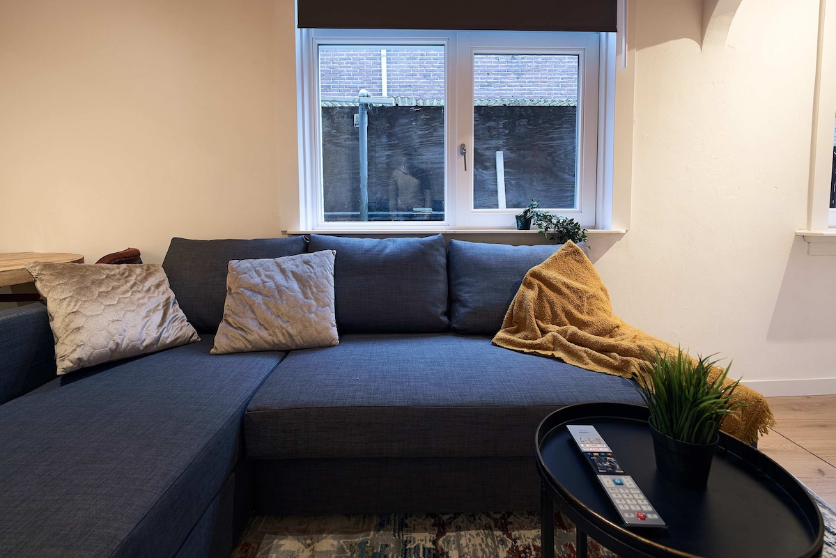 ספה נפתחת ל -2 אנשים