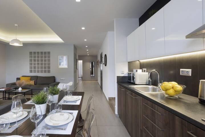 Renovated 3BDR Apartment in the heart of Athens gallery image 3