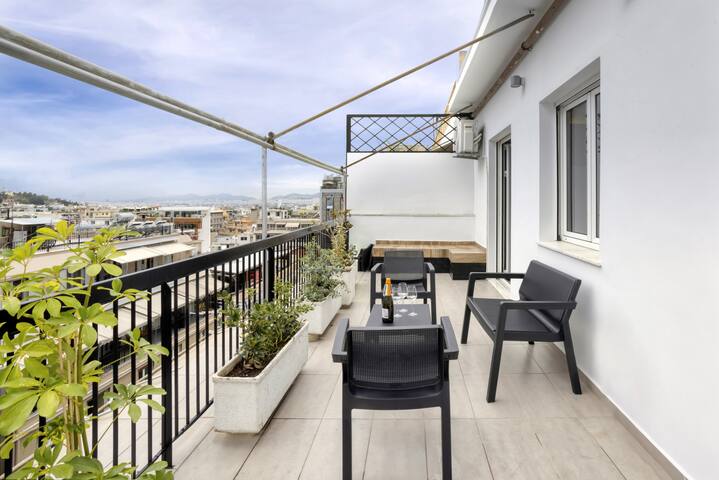 Renovated 3BDR Apartment in the heart of Athens gallery image 5
