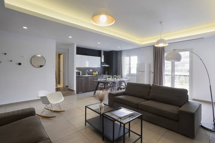 Renovated 3BDR Apartment in the heart of Athens gallery image 2