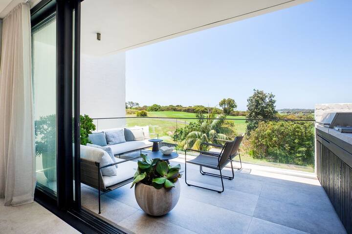 Modern Beachside Haven gallery image 4