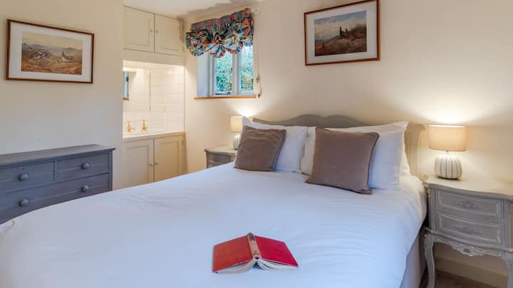 位于一楼，非常适合行动不便的房客