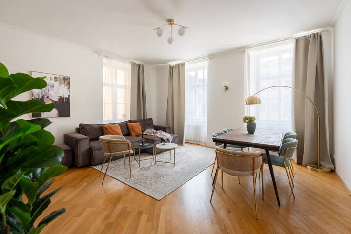 Superior 4BDR Apartment Steps from Charles Bridge gallery image 2