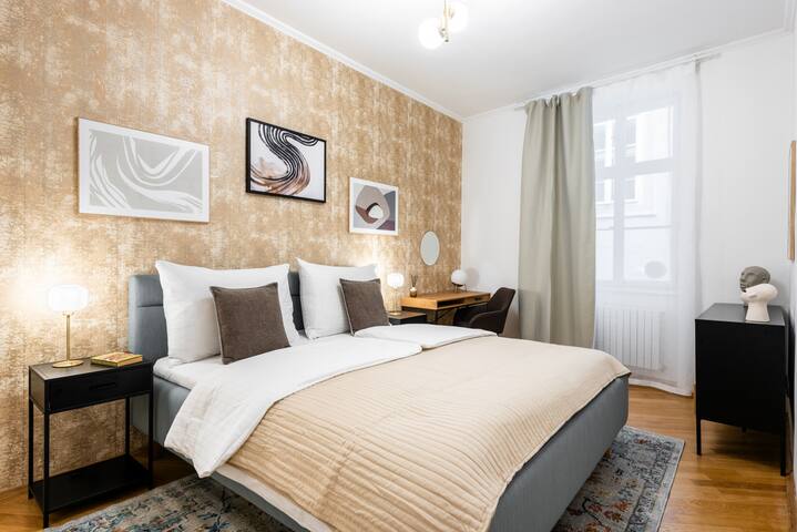 Superior 4BDR Apartment Steps from Charles Bridge gallery image 3