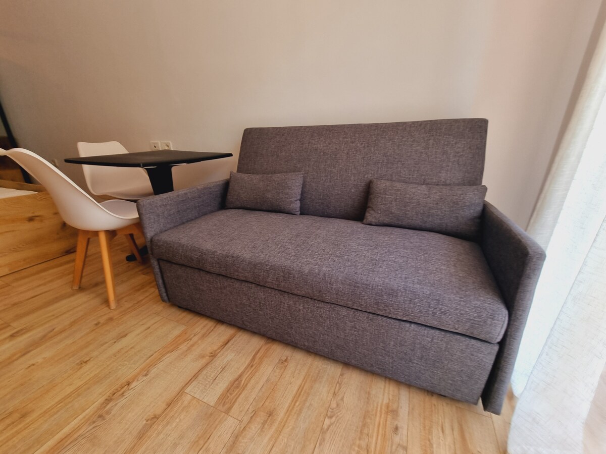 Listing 1313000816272332236