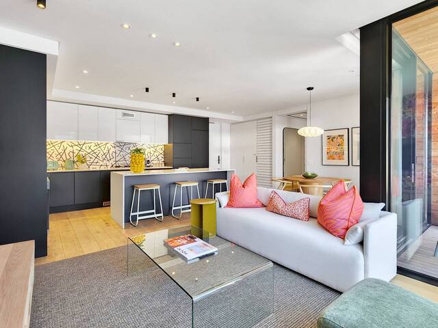 A Pop Of Colour In The Heart Of De Waterkant