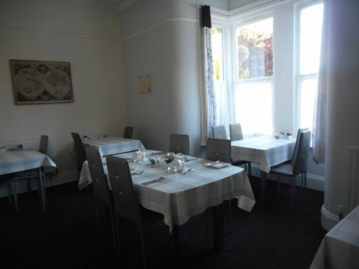 Twin-top Floor-standard-sdb Privée - Weymouth