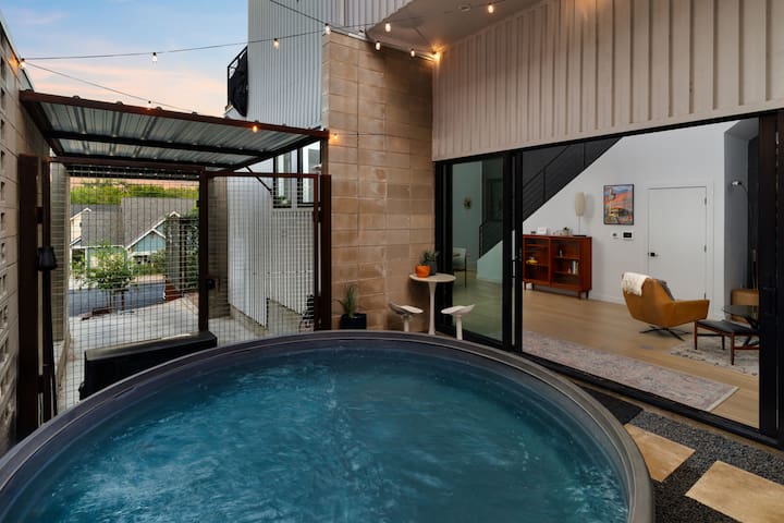 Casa Luna Modern Retreat with Private Cowboy Pool