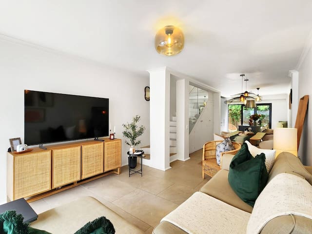 Stunning Designer Duplex Apartment In De Waterkant