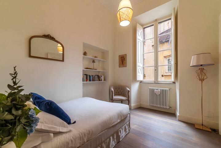 Fontanella Borghese 35 – FromHometoRome gallery image 3