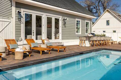 Luxurious Savannah Homes | Heated Pool