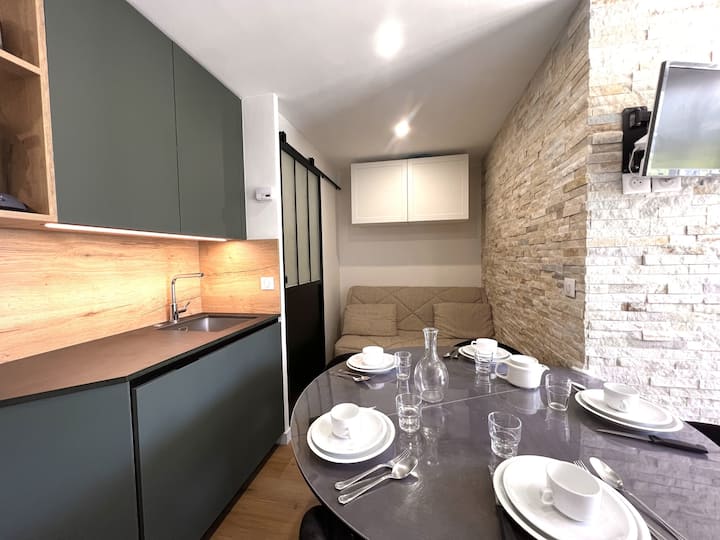 Трпезариска маса