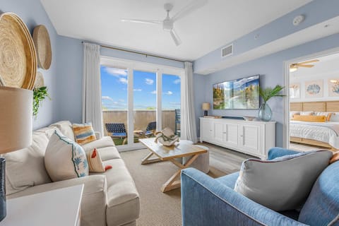 RIVER FLY IN: Sunshine Suite, Waterfront 2BR