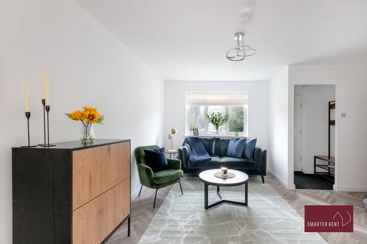 3 Bedroom House In Bracknell With Garden - Bracknell