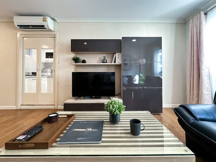 Downtown Classic 2br︱ultra Fast Wifi︱phrom Phong - Bangkok