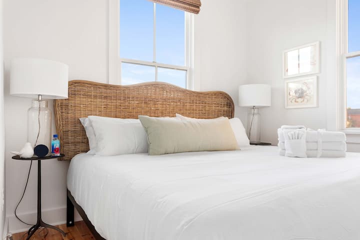 غرفة النوم رقم2: سرير كبير