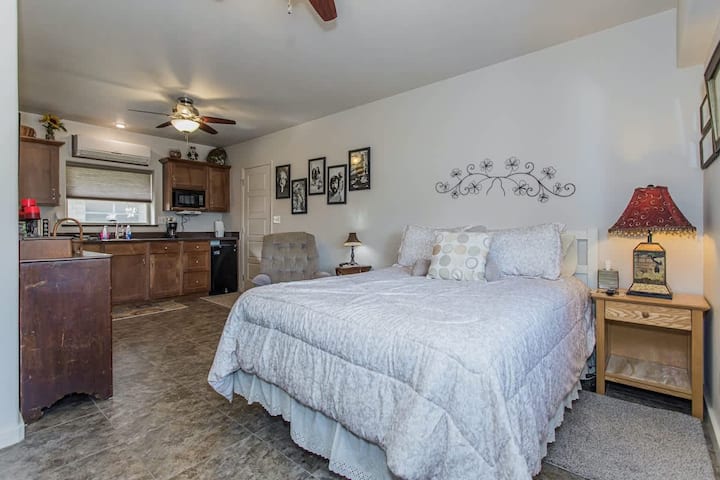 Vonkajší penzión: nie je prístupný z hlavnej budovy