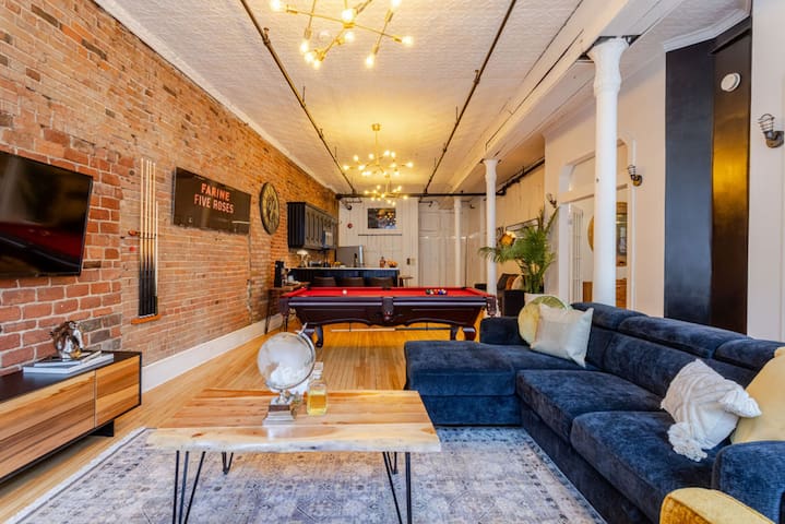 The Crown Loft of Old Port