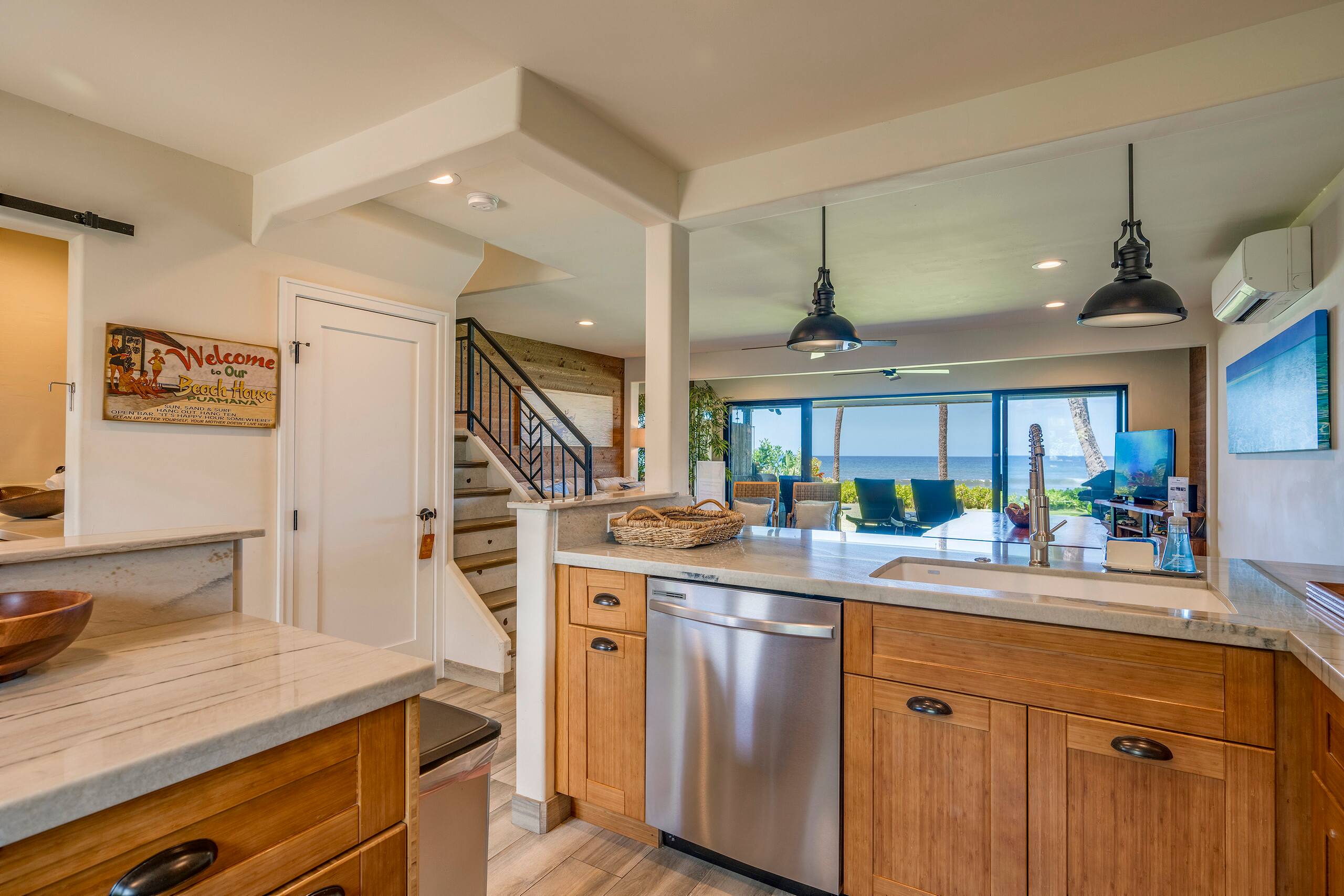 Home in Lahaina · ★5.0 · 3 bedrooms · 4 beds · 4 shared baths - Image 20