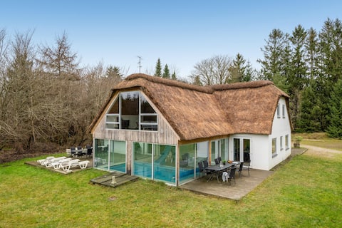 Large pool house for 20 people, on a large.