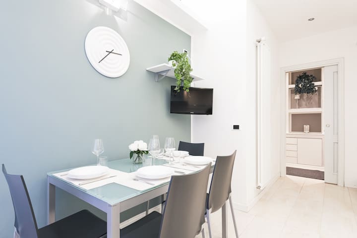 Easylife – Milan – Disciplini 17 – Historic Center gallery image 4