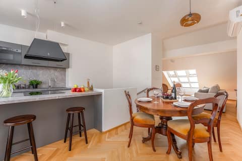 Antique Duplex Penthouse 2BR with 2Bath and AC-502