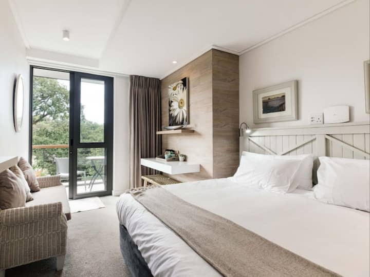 Стандартна снимка на стая с двойно легло king size