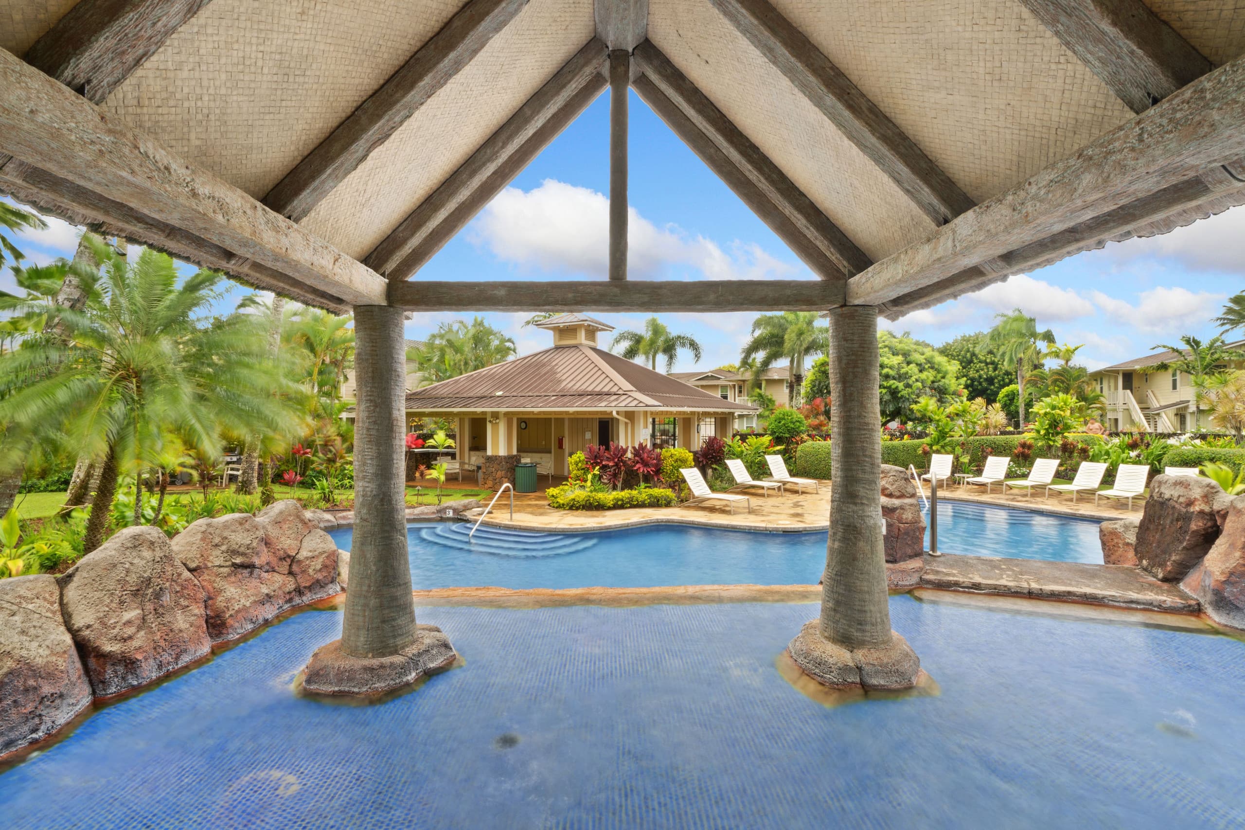 Townhouse in Princeville · ★4.94 · 2 bedrooms · 4 beds · 2.5 shared baths - Image 33