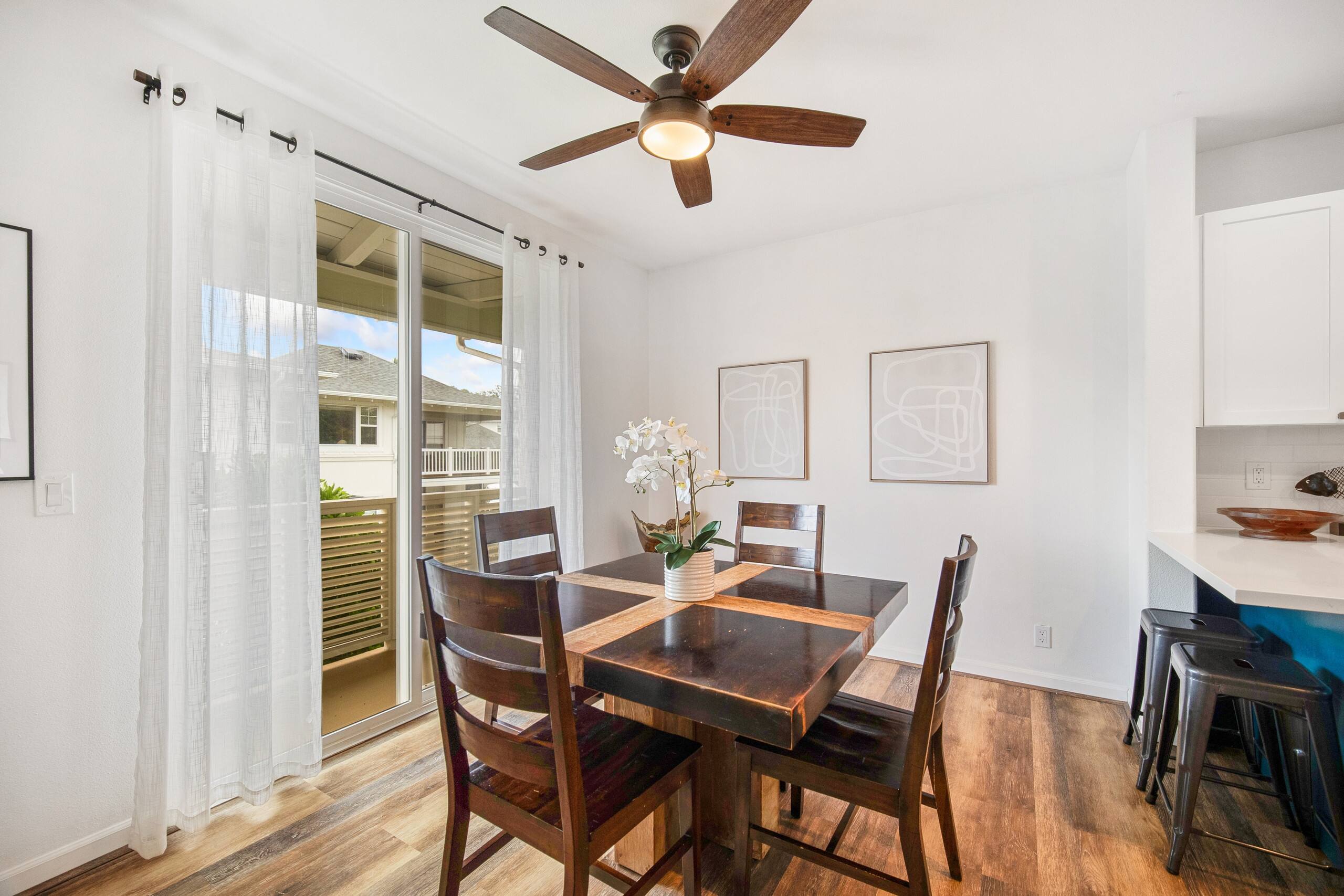 Townhouse in Princeville · ★4.94 · 2 bedrooms · 4 beds · 2.5 shared baths - Image 13